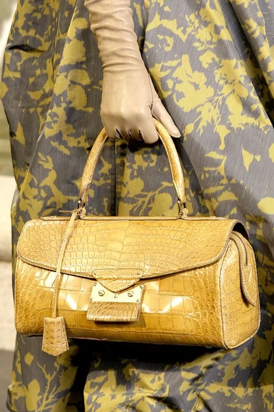 Look 3